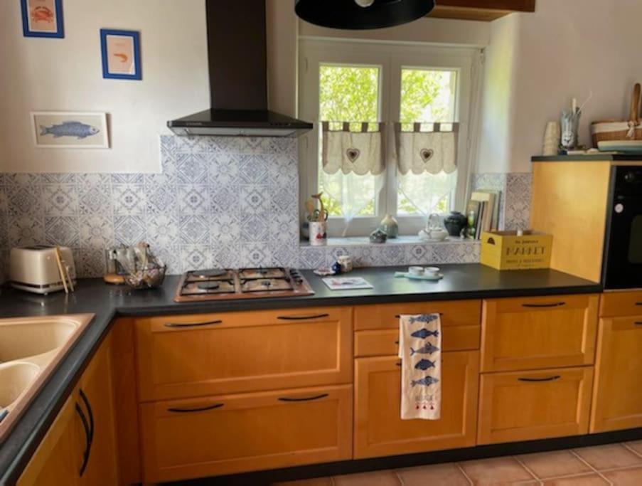 Cottage Entre Mer Et Campagne ポン・スコルフ エクステリア 写真